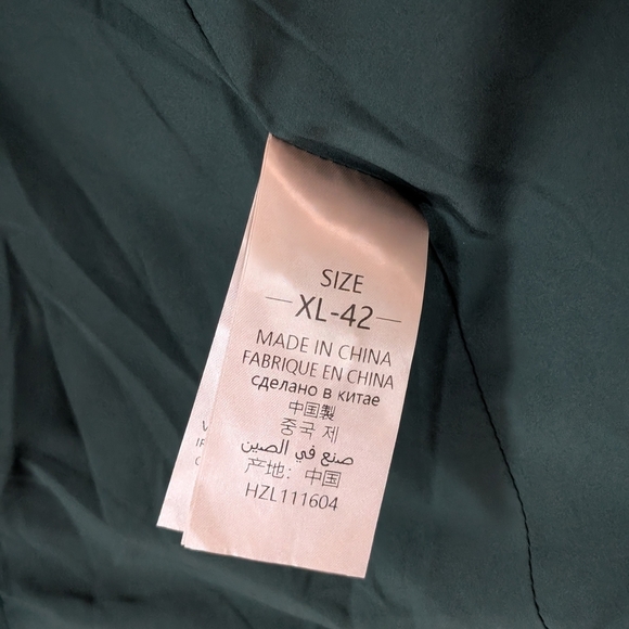 Elegant Green Jacket and Pants Combo with Gold Trim - Picture 13 of 16